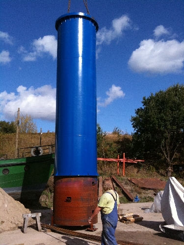 Neuer Kran bei Hollandboot in Berlin - Winterlager in Berlin